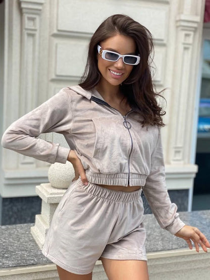 Damen modischer Kapuzenpullover mit passenden Shorts Stalluxe
