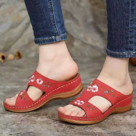 Damen Bequeme Zehentrenner mit floralen Stickereien Stalluxe