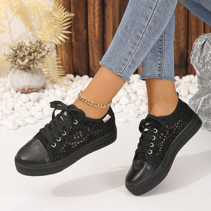 Damen Sneaker mit filigranem Spitzen-Design und rutschfester Sohle Stalluxe