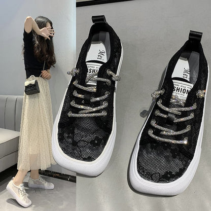 Damen modische Sneakers mit elegantem Spitzenmotiv und glitzernden Schnürsenkeln Stalluxe