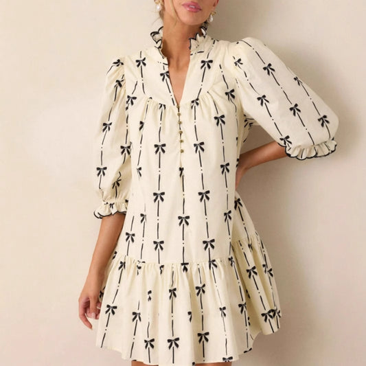 Damen luftiges Freizeitkleid mit Rüschen und zartem Schleifenprint Stalluxe