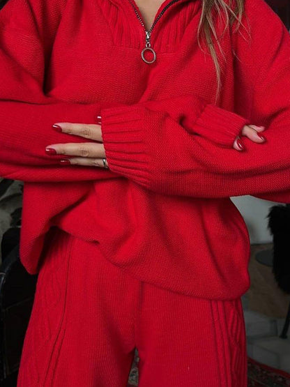 Damen Strickanzug mit hohem Kragen und trendigen Mustern Stalluxe