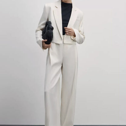 Damen modernes Blazer-Hosen-Set mit cropped Schnitt und weitem Bein Stalluxe
