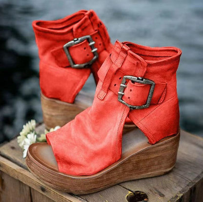 Damen Wedge-Stiefeletten aus hochwertigem Leder mit dekorativem Schnallenverschluss Stalluxe