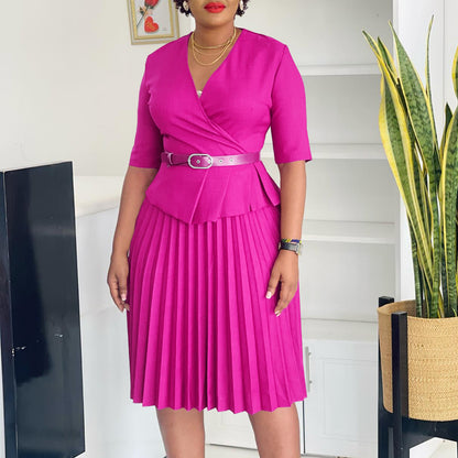 Damen Plissiertes Wickelkleid mit eleganter Taillierung und Gürtel Stalluxe