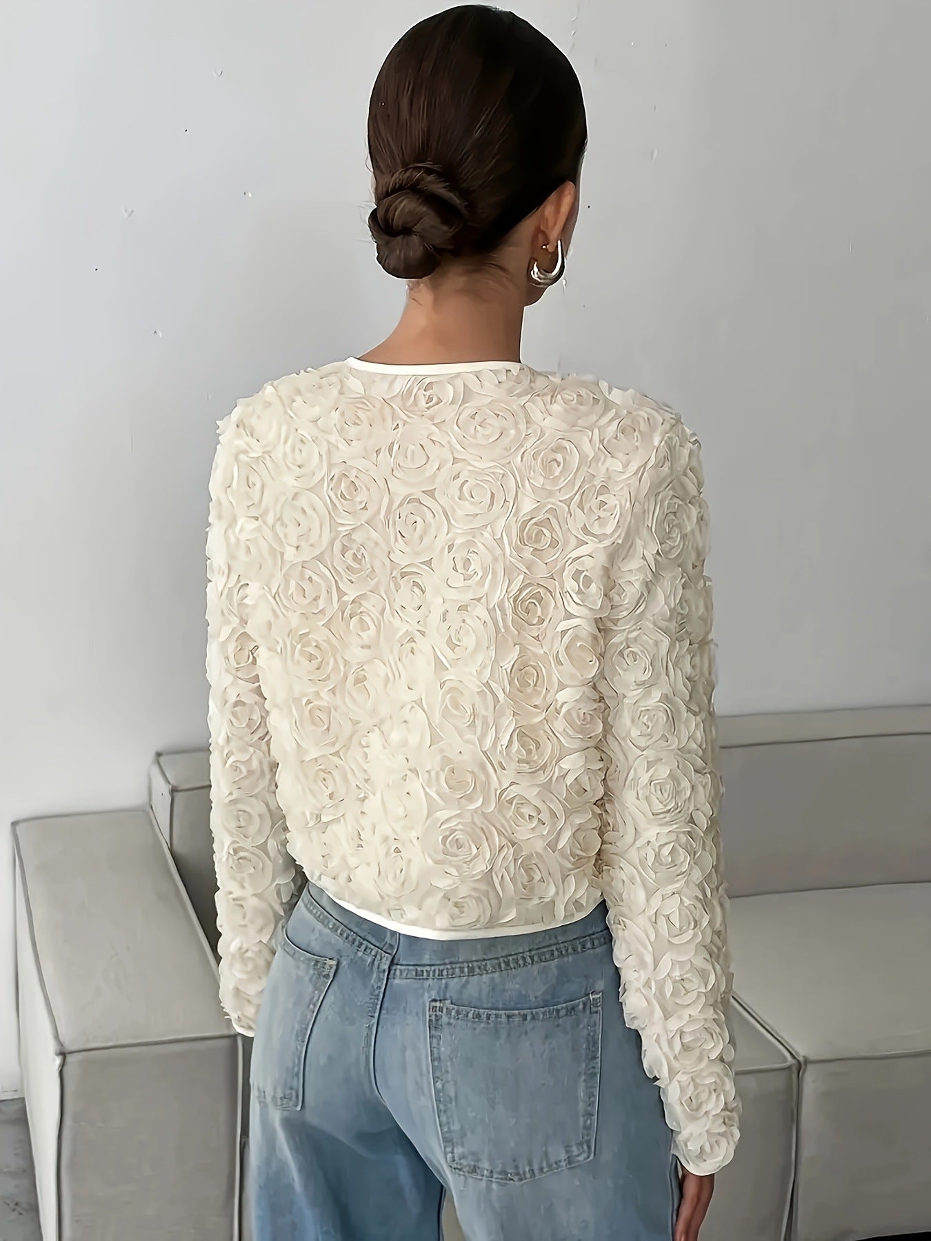 Damen Blütenjacke im eleganten Design mit strukturiertem Blumenmuster Stalluxe