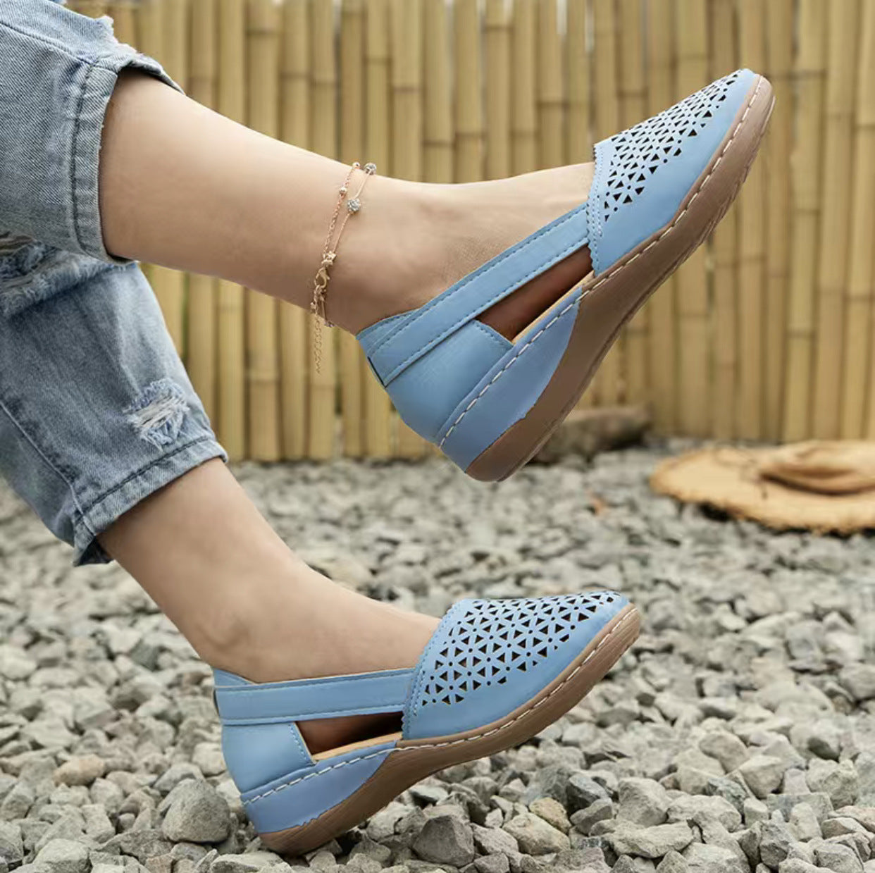Damen Elegante und atmungsaktive Ballerinas mit kunstvollem Perforationsdesign Stalluxe