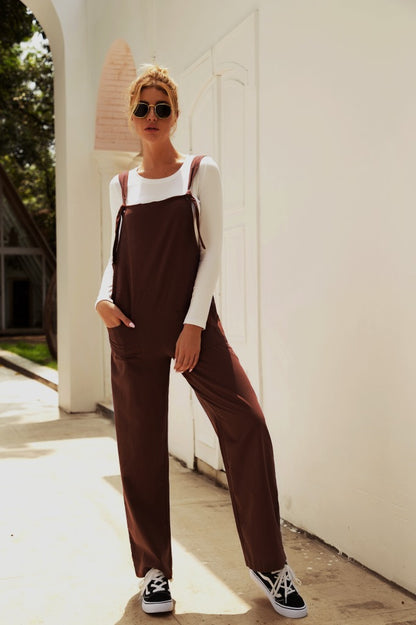 Damen Lässiger Jumpsuit mit praktischen Taschen und breiten Trägern Stalluxe