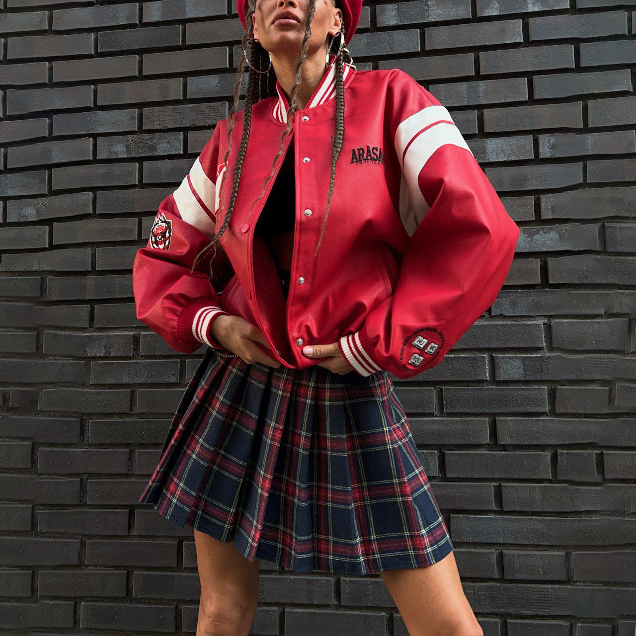 Damen Collegejacke mit sportlicher Passform und kontrastierenden Ärmeln Stalluxe