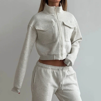 Damen sportliches Zweiteiler Set mit hohem Kragen und praktischen Taschen Stalluxe