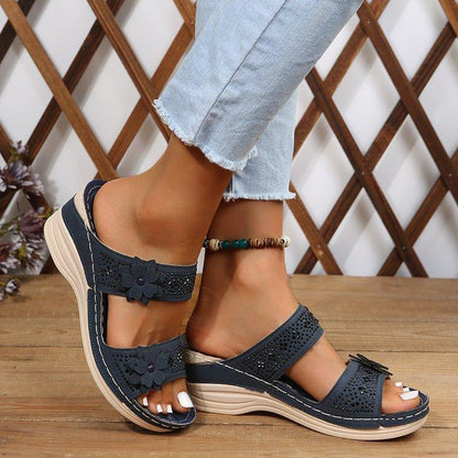 Damen Wedge-Sandalen mit floralem Design und anatomischem Fußbett Stalluxe