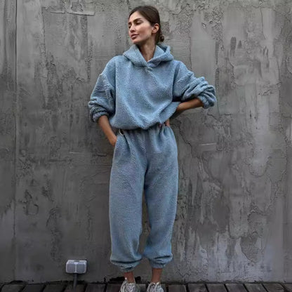 Damen kuscheliger Fleece-Jumpsuit mit elastischen Bündchen und Kapuze Stalluxe