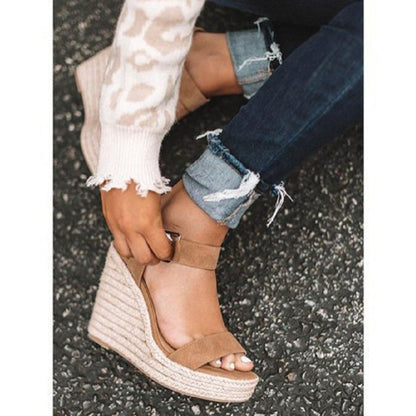 Damen Wedge-Sandalen mit schmalem Riemen und bequemem Fußbett Stalluxe