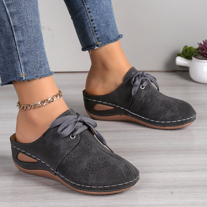 Damen Freizeit-Schnürschuhe aus atmungsaktivem Leder mit dekorativen Ausschnitten Stalluxe