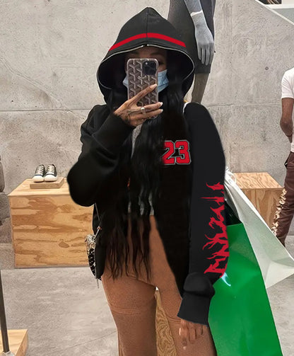 Damen Sportliche Kapuzenjacke mit auffälligem Schnitt und detailreicher Grafik Stalluxe