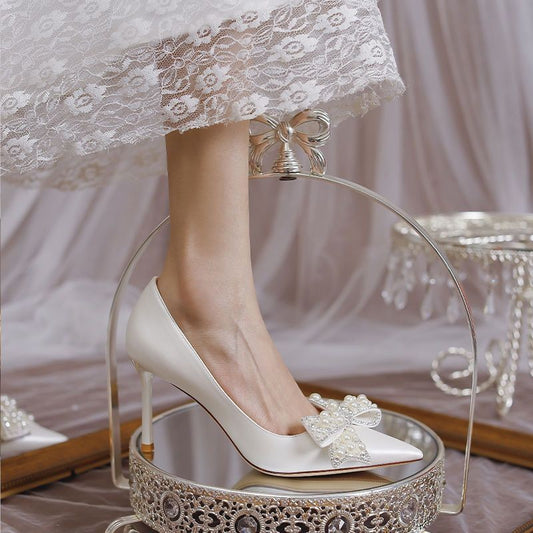 Damen Hochwertige Hochzeitspumps mit Perlenapplikation und raffiniertem Schleifendetail Stalluxe