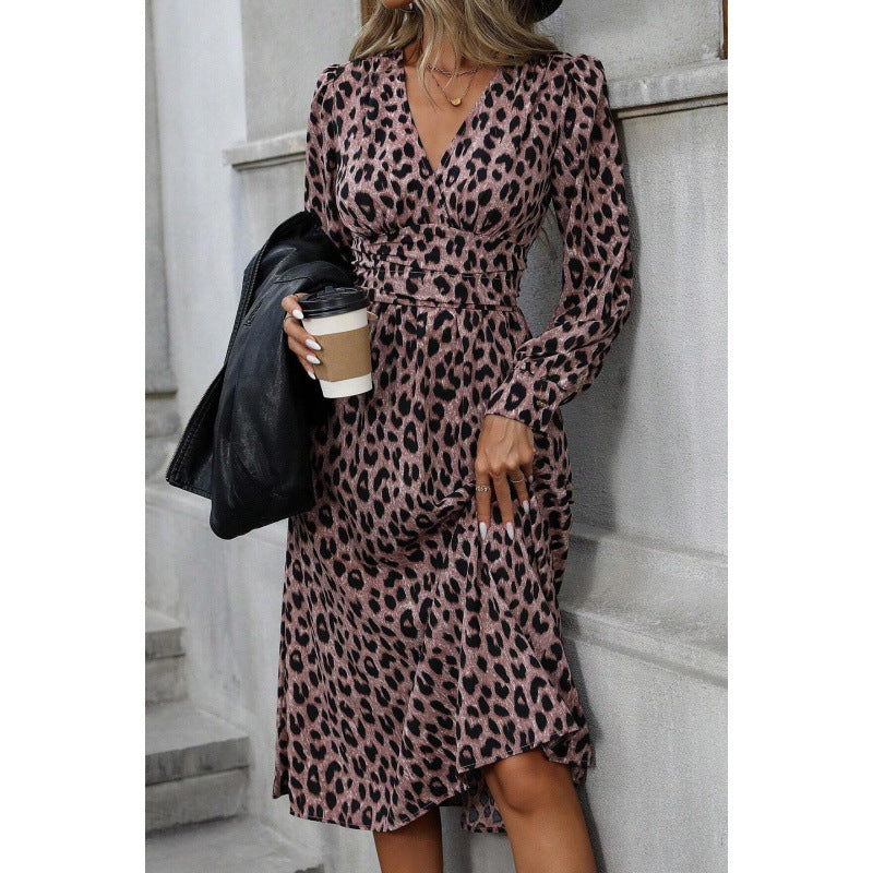 Damen Wickelkleid mit modernem Leopard-Print und langen Ärmeln Stalluxe