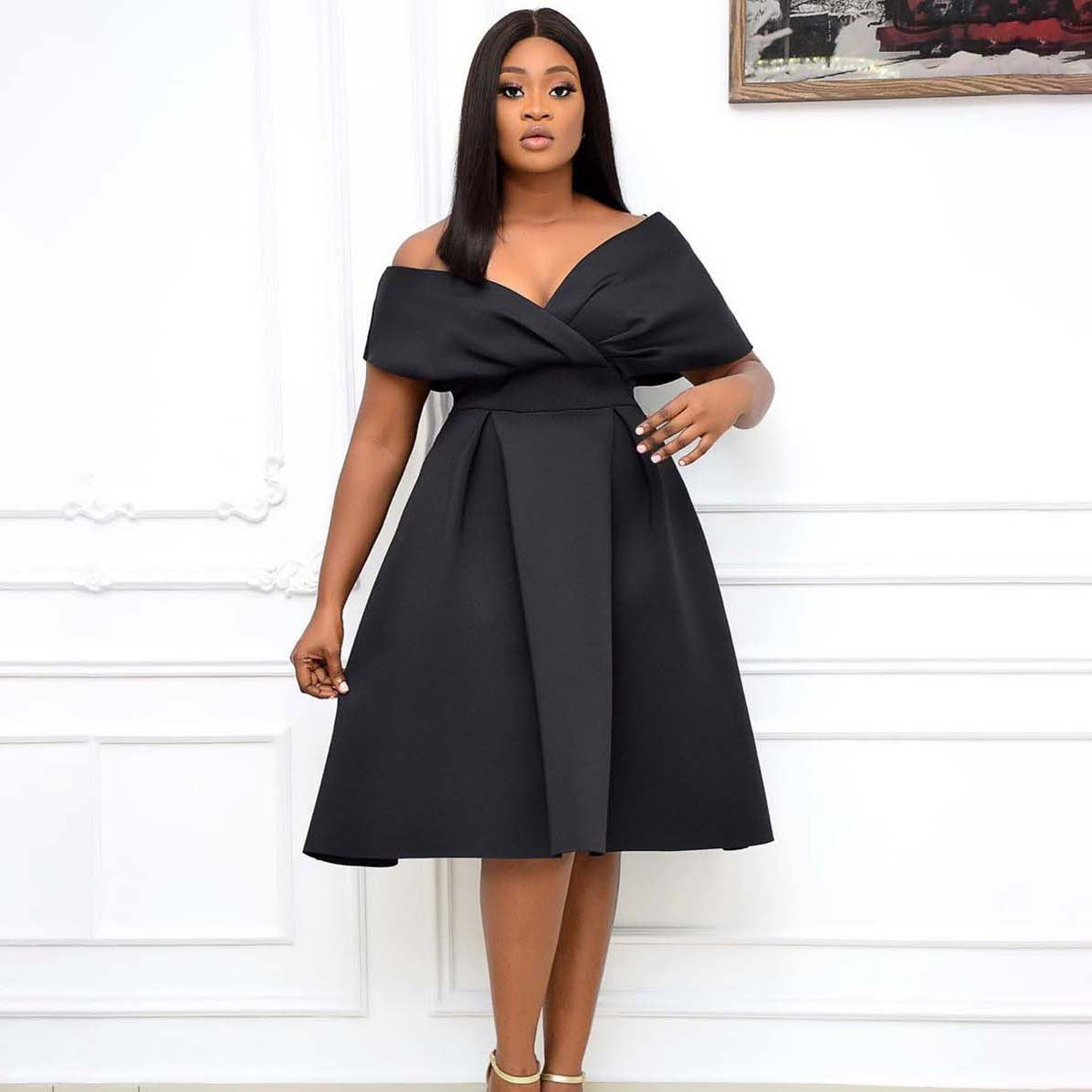 Damen Wickelkleid mit fließendem Schnitt und praktischen Taschen Stalluxe