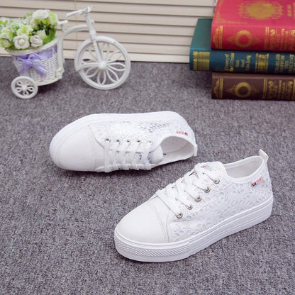 Damen Sneaker mit filigranem Spitzen-Design und rutschfester Sohle Stalluxe