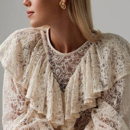 Damen Bluse mit voluminösen Rüschen und Spitzenmuster Stalluxe