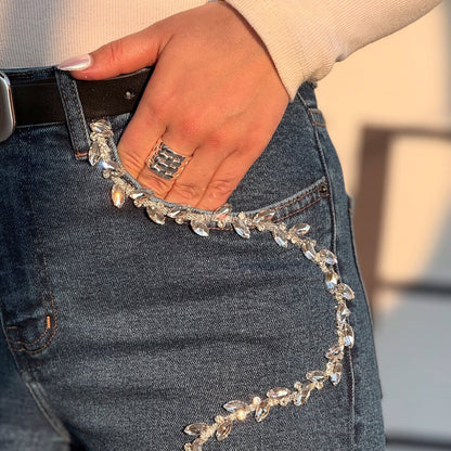 Damen Bootcut-Jeans mit glitzernden Applikationen und fransigen Abschlüssen Stalluxe