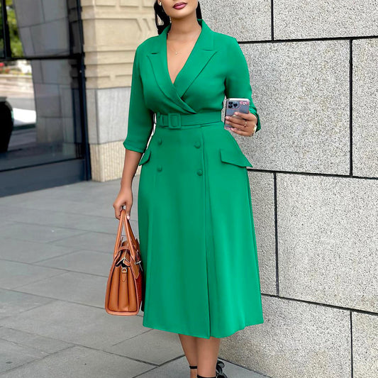 Damen Trenchkleid mit tailliertem Gürtel und luxuriösen Details Stalluxe