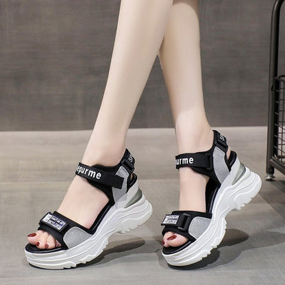 Damen Sportliche Sandalen mit glitzerndem Riemendesign Stalluxe