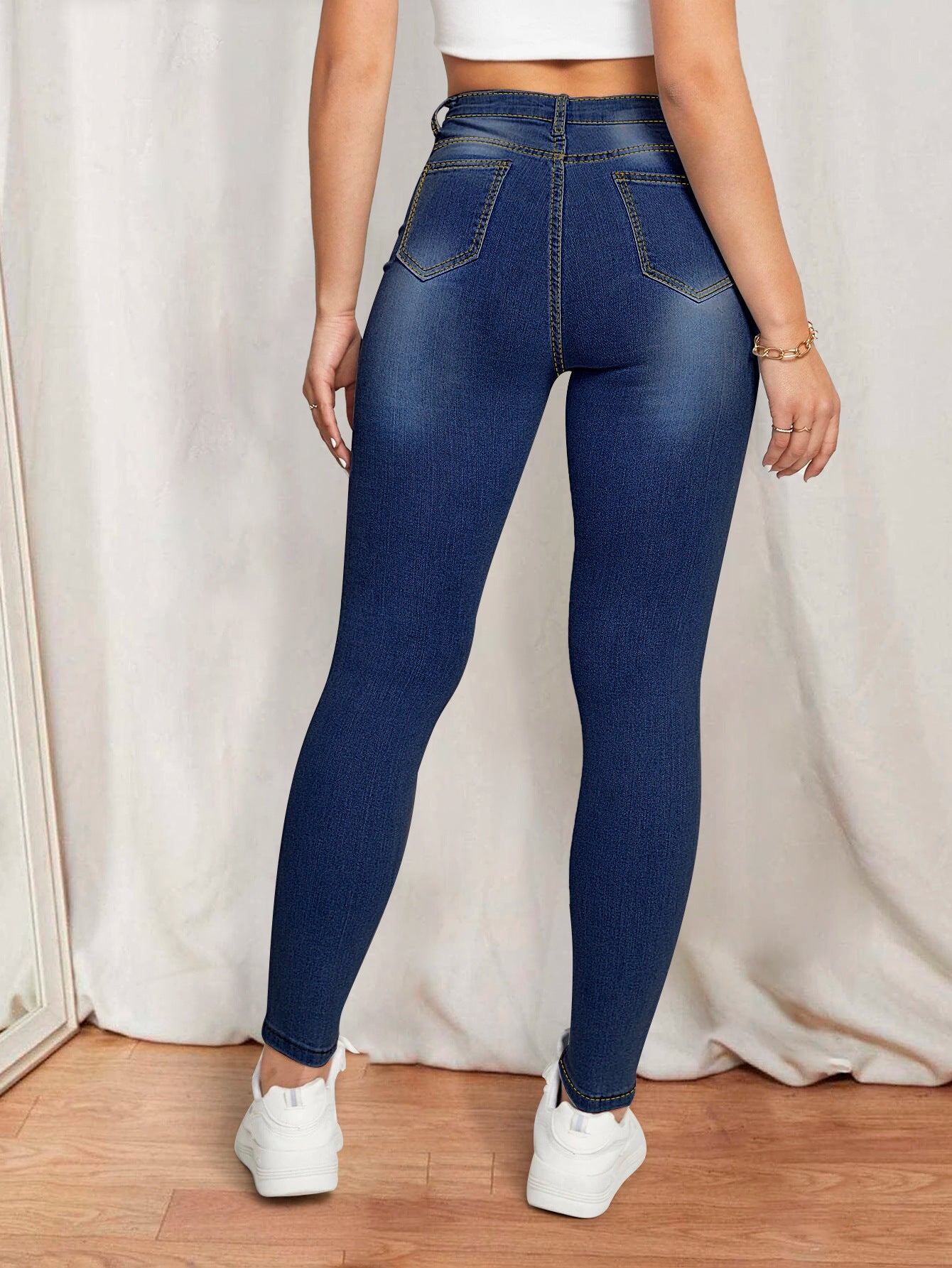 Damen Hochtaillierte Skinny-Jeans mit stilvollen Blumenapplikationen Stalluxe Dunkelblau S