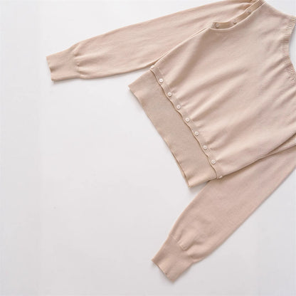 Damen Strickpullover mit V-Ausschnitt und dekorativen Knöpfen Stalluxe