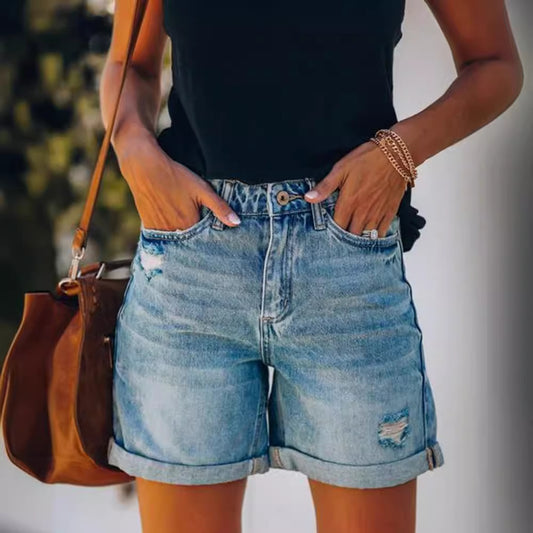 Damen Jeansshorts im lässigen Relaxed Fit mit modischen Destroyed-Details Stalluxe