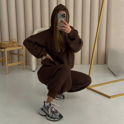 Damen Strickanzug mit lässigem Schnitt und modernem Hoody Stalluxe