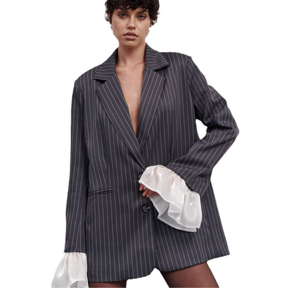 Damen Blazer im eleganten Streifenlook mit voluminösen Ärmeln Stalluxe