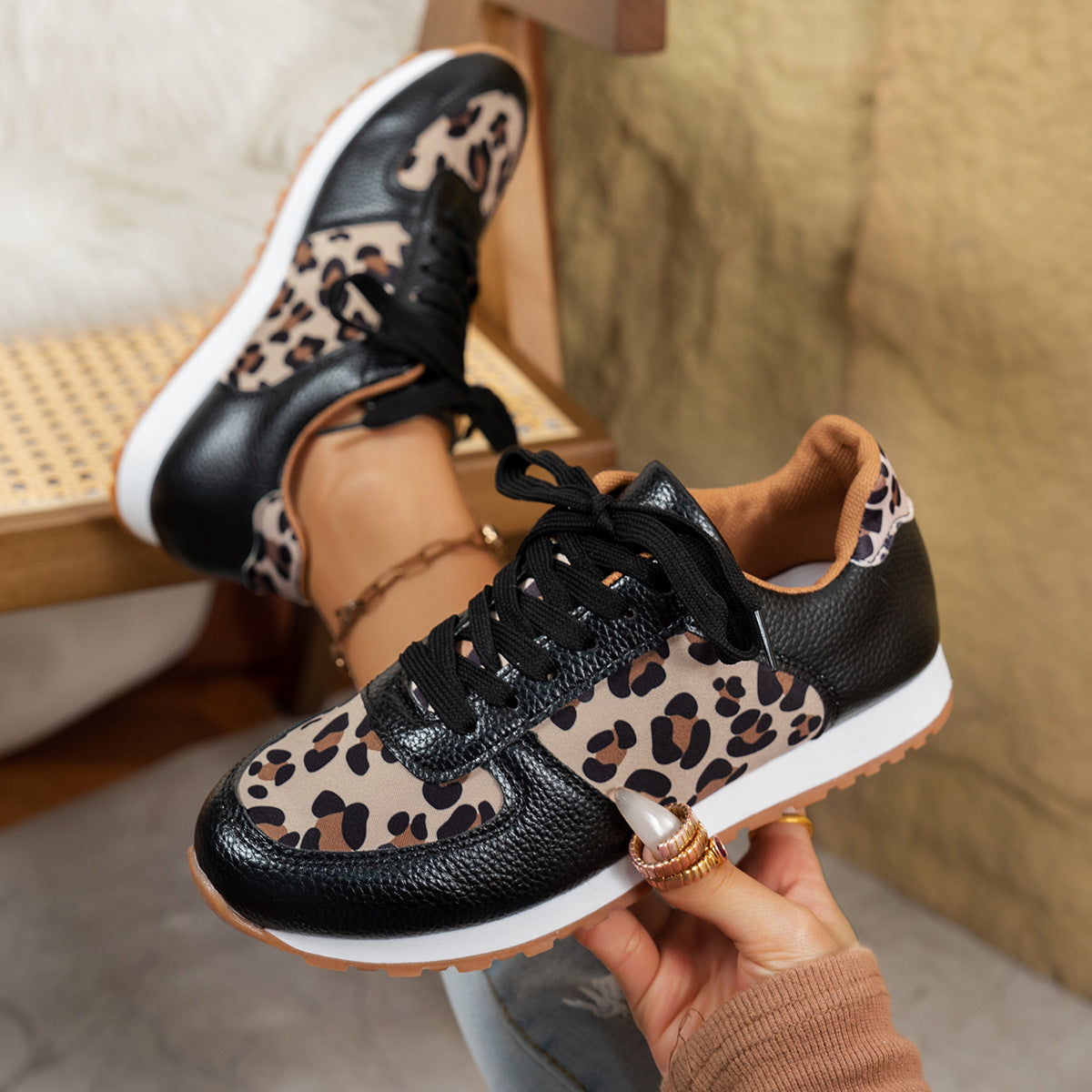 Damen Sneaker mit Leopardenmuster und atmungsaktiver Sohle Stalluxe