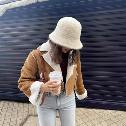 Damen modische Lammfelljacke mit trendy cropped Schnitt und ausgefallenen Taschen Stalluxe