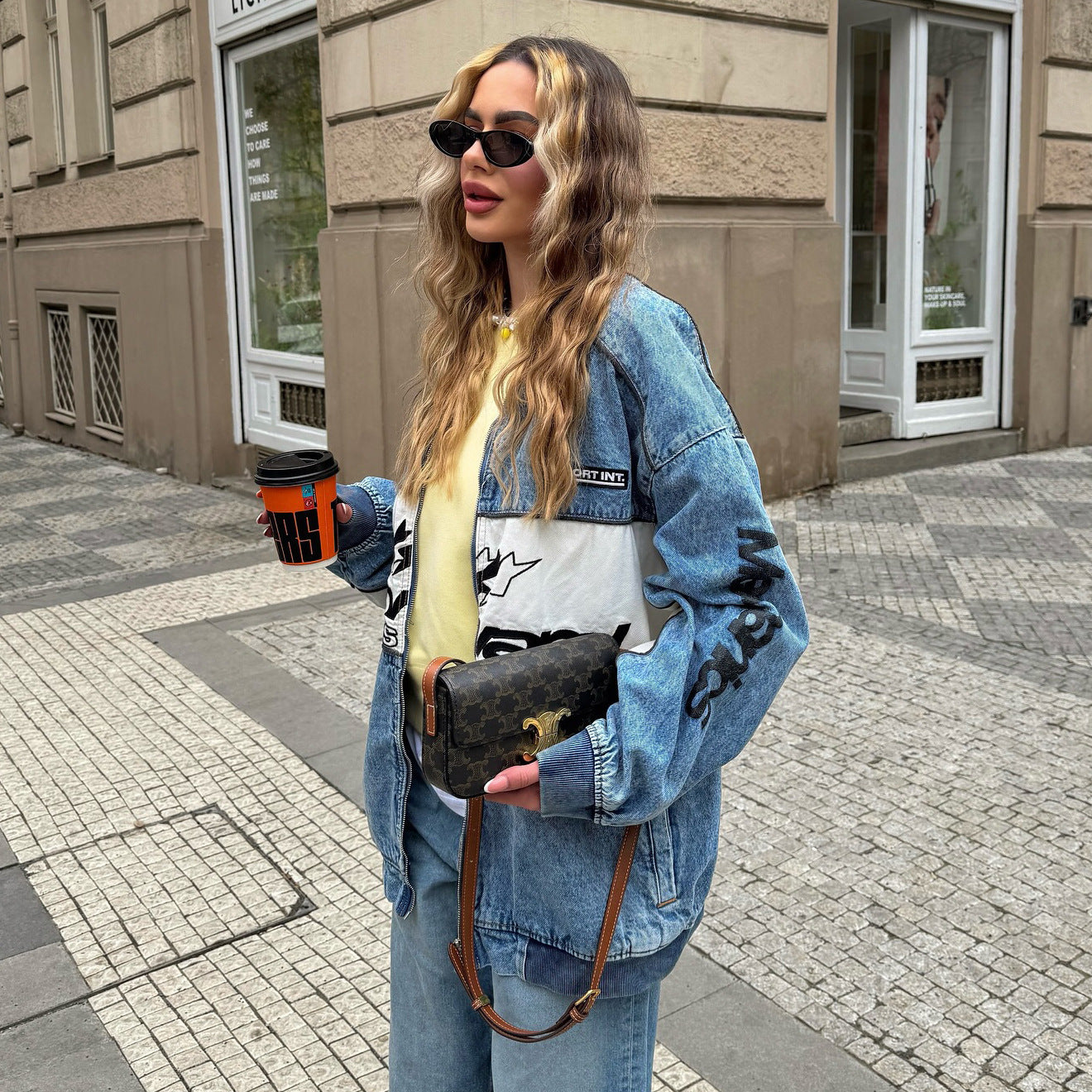 Damen Oversized Denim-Jacke mit kontrastreichen Applikationen und modernem Schnitt Stalluxe