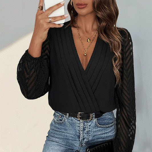 Damen Wickelbluse mit feinen Plissee-Details und transparenten Ärmeln Stalluxe