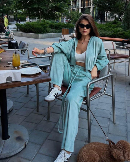 Damen lässiges Sport-Set mit cropped Oberteil und weiten Hosen Stalluxe