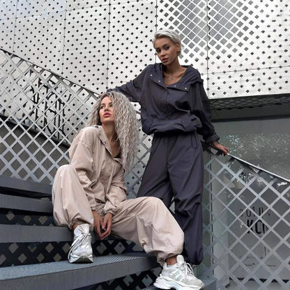 Damen modische Kapuzenjacke mit luftiger Schnittführung und praktischen Taschen Stalluxe
