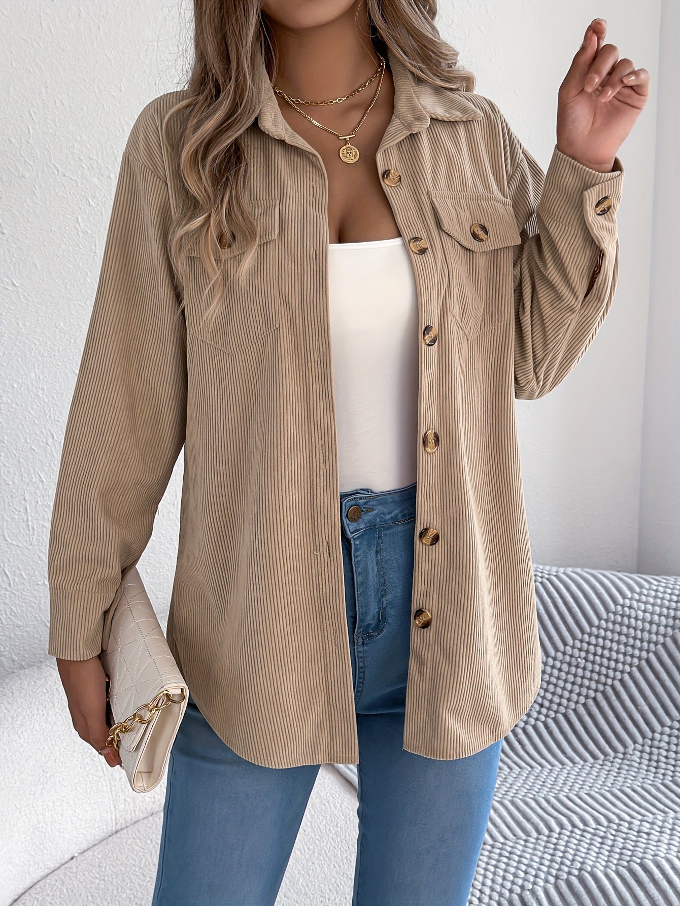 Damen Cordhemdjacke im lässigen Schnitt mit praktischen Taschen und eleganten Knöpfen Stalluxe