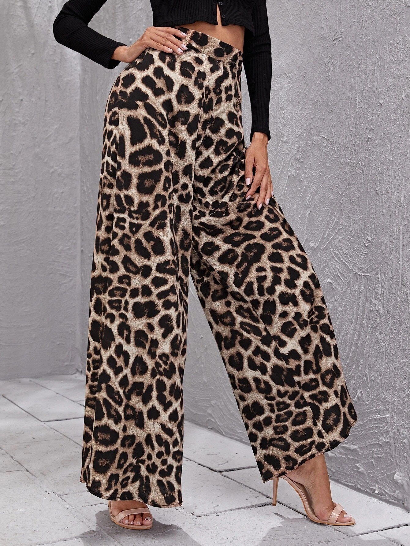 Damen Weitbeinige Hose im trendigen Leopardenmuster Stalluxe