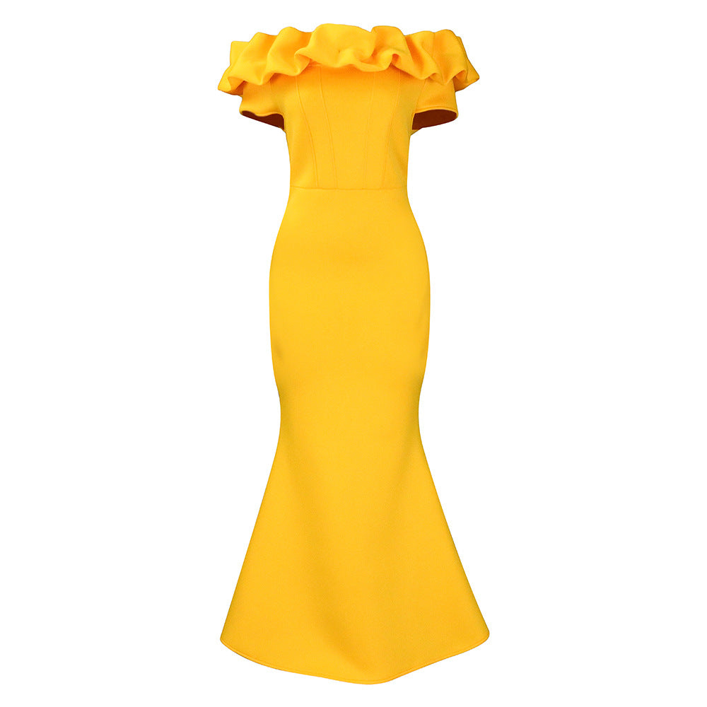 Damen Figurbetontes Abendkleid mit voluminösem Rüschenkragen Stalluxe Goldgelb