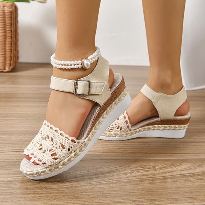 Damen Wedge-Sandalen mit eleganter Häkel-Applikation und komfortablem Fußbett Stalluxe