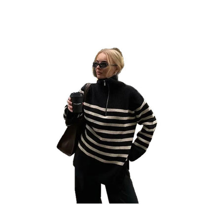 Damen Teddy-Pullover mit hohem Kragen und modernem Streifenmuster Stalluxe