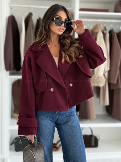Damen modische Kurzjacke mit oversized Schnitt und auffälligen Knopfdetails Stalluxe