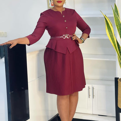 Damen Plissee Kleid mit elegantem Peplum und dekorativem Gürtel Stalluxe