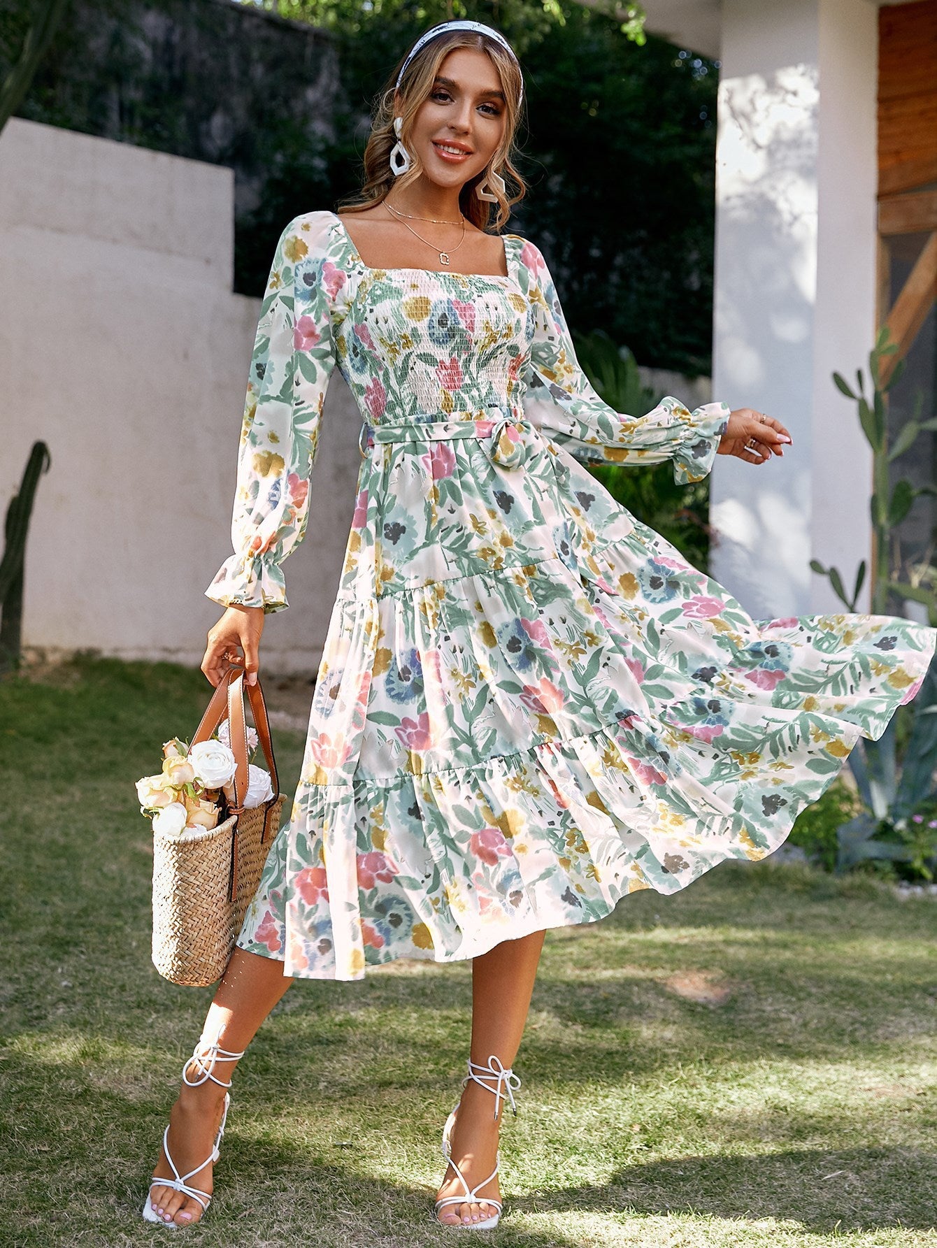 Damen Midikleid mit floralem Print und schmeichelndem Schnitt Stalluxe