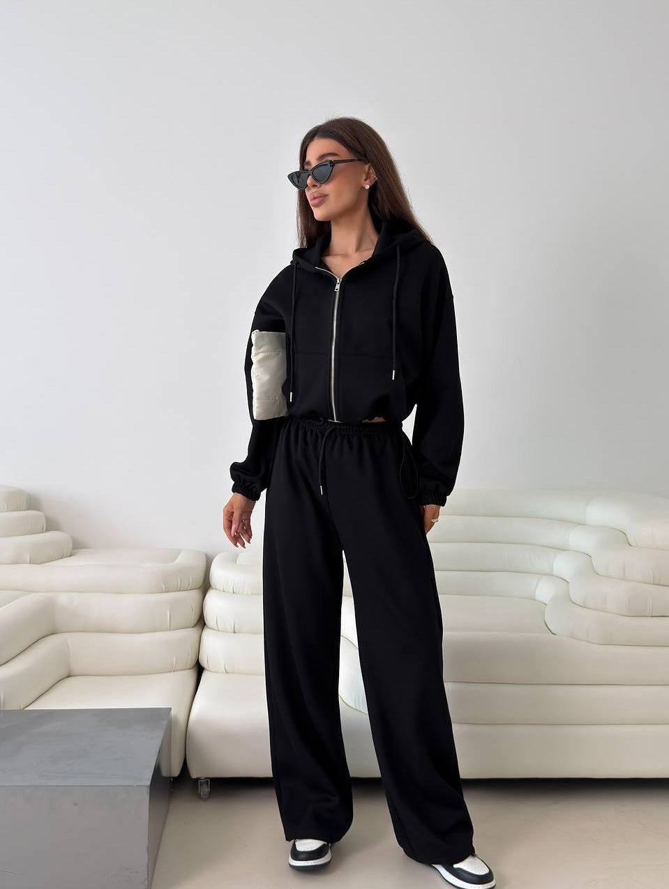 Damen modischer Hoodie mit kurzem Schnitt und passenden Jogginghosen Stalluxe