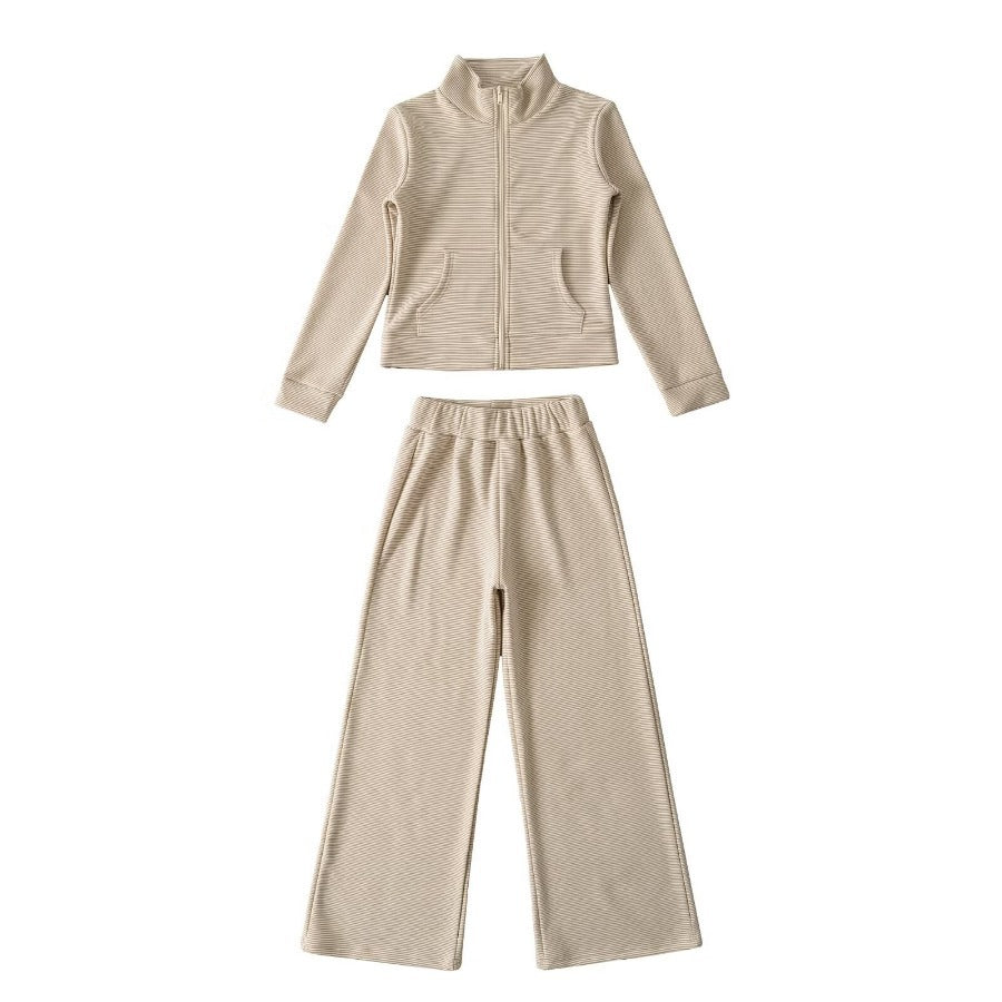 Damen sportliches Set mit Stehkragen und weitem Hosenansatz Stalluxe