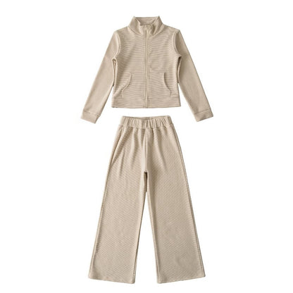 Damen sportliches Set mit Stehkragen und weitem Hosenansatz Stalluxe