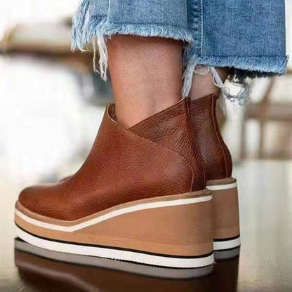 Damen Modische Keil-Stiefeletten aus feinem Wildleder mit praktischem Reißverschluss Stalluxe